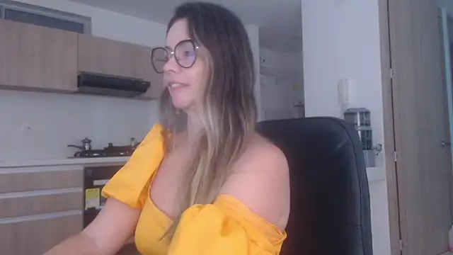 LovePaula online show from July 25, 12:36 pm