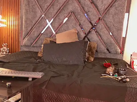 Dafne  Ruiz online show from April 4, 1:30 pm