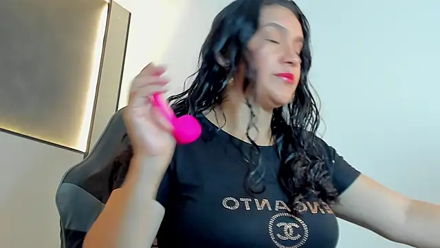 Snapshot of zoee_zi chatting on October 15, 7:03 pm zoee zi online show from October 15, 7:03 pm