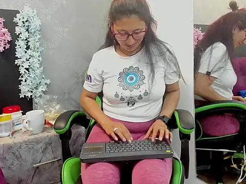 VictoriaSpenser online show from September 23, 8:45 pm