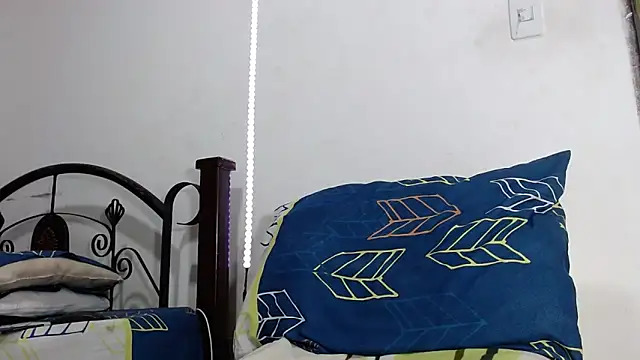 Snapshot of LATINO27CM chatting on November 18, 1:11 am LATINO27CM online show from November 18, 1:11 am