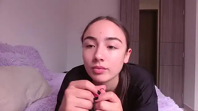 Snapshot of Innerpeace_ chatting on October 19, 7:25 pm Innerpeace online show from October 19, 7:25 pm