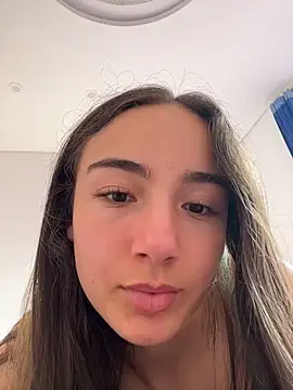 Snapshot of Innerpeace_ chatting on January 8, 8:33 pm Innerpeace online show from January 8, 8:33 pm