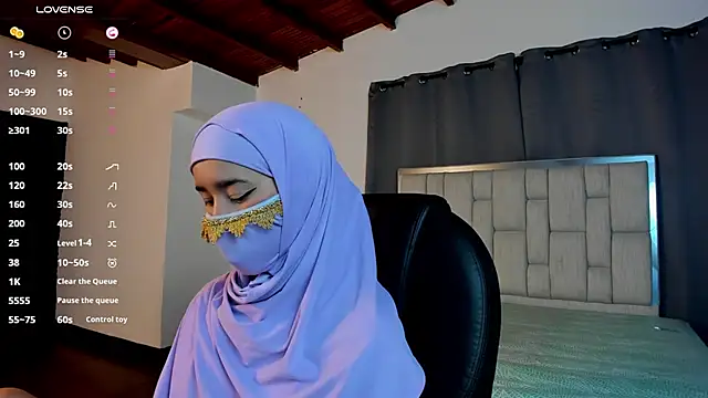 Snapshot of kalila_latif chatting on October 8, 2:31 am kalila latif online show from October 8, 2:31 am