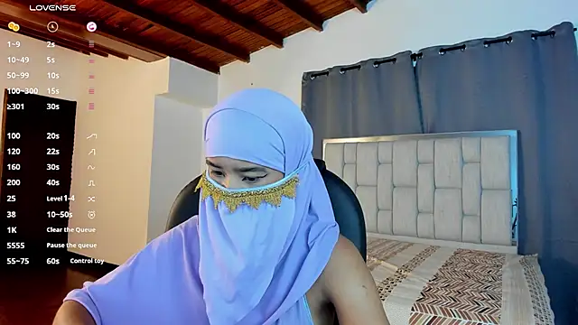 Snapshot of kalila_latif chatting on October 21, 2:12 am kalila latif online show from October 21, 2:12 am