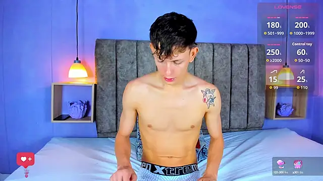 Snapshot of Bianca_Ethan chatting on October 4, 11:52 am Bianca Ethan online show from October 4, 11:52 am