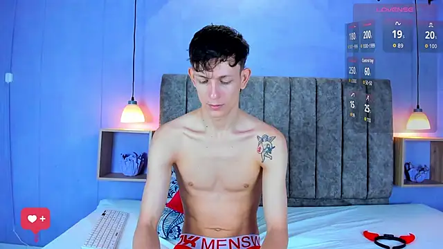 Snapshot of Bianca_Ethan chatting on October 5, 11:52 am Bianca Ethan online show from October 5, 11:52 am