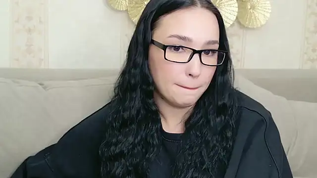 Amanda Choi online show from September 28, 11:37 am