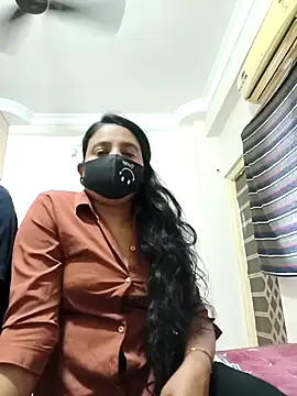 Charm Queen online show from February 10, 7:12 am