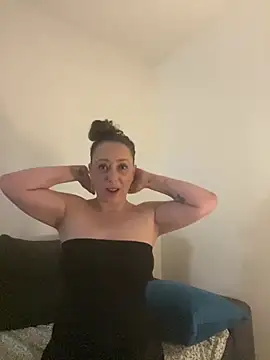 Reine du Vice84 online show from February 6, 9:40 pm