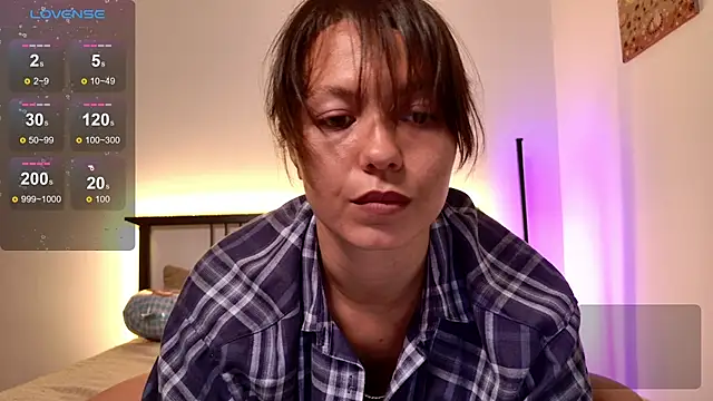 Snapshot of EllaCanny chatting on September 29, 5:56 am EllaCanny online show from September 29, 5:56 am