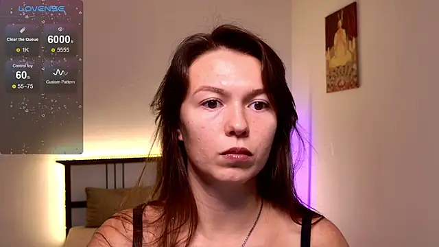 Snapshot of EllaCanny chatting on October 18, 5:43 am EllaCanny online show from October 18, 5:43 am