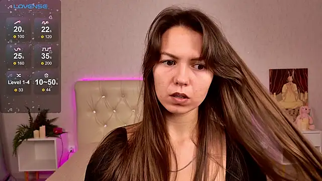 Snapshot of EllaCanny chatting on November 7, 5:18 am EllaCanny online show from November 7, 5:18 am