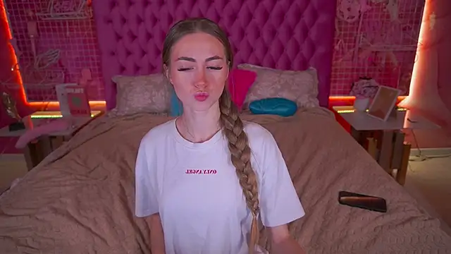 GoGoDream online show from November 29, 7:00 am