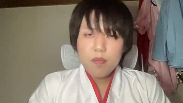 nuu1 221 online show from October 31, 6:09 pm