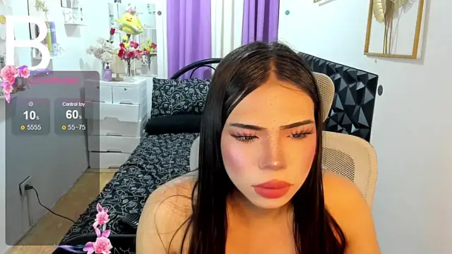 Snapshot of Lovely_naughtyLeii chatting on November 18, 5:28 pm Lovely naughtyLeii online show from November 18, 5:28 pm