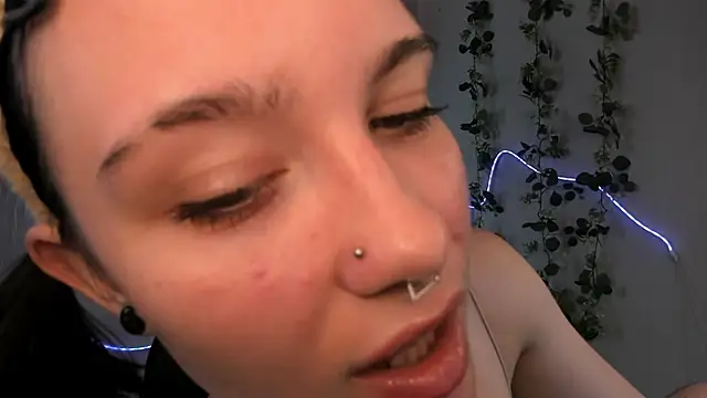 Snapshot of Elastikisss chatting on July 6, 5:48 am Elastikisss online show from July 6, 5:48 am