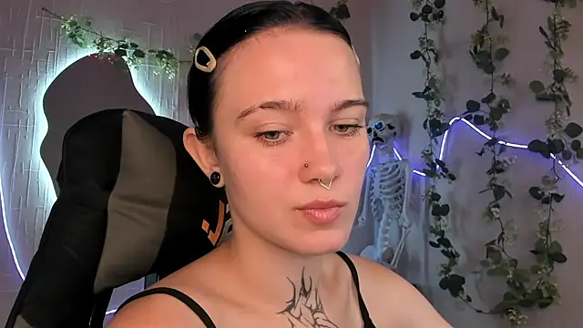 Snapshot of Elastikisss chatting on July 17, 7:26 am Elastikisss online show from July 17, 7:26 am