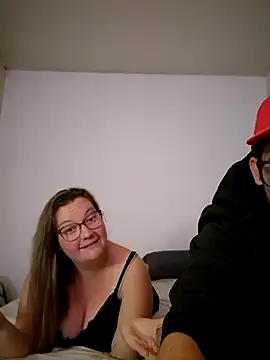 nymphomaniecouple online show from September 21, 6:31 pm