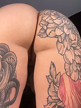 charlotteemerson123 online show from December 16, 5:51 pm