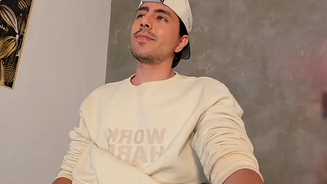 dylan cross  online show from December 19, 11:28 am