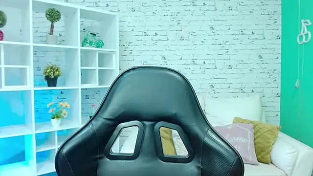 Snapshot of loaizalust chatting on December 1, 5:18 pm loaizalust online show from December 1, 5:18 pm