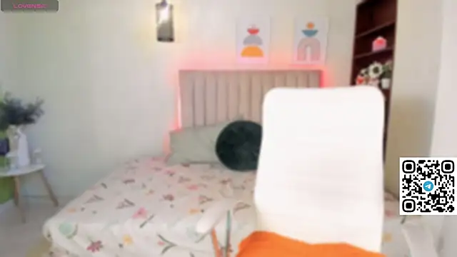 danika moriii online show from October 3, 7:00 pm