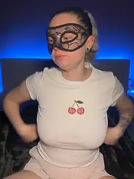 Cherrycolada online show from May 22, 9:31 pm
