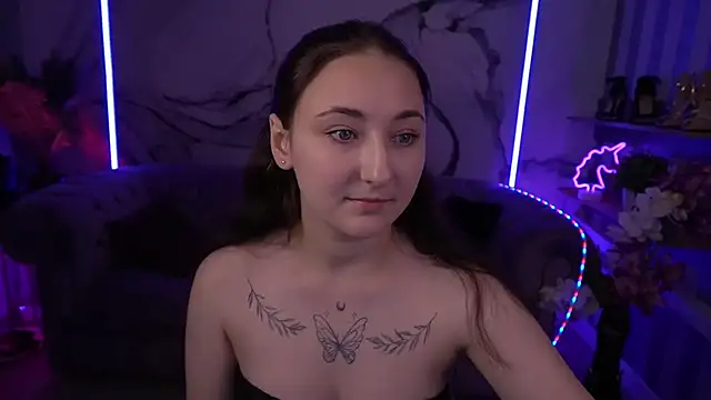 Snapshot of SashaDuvalle chatting on September 29, 2:11 pm SashaDuvalle online show from September 29, 2:11 pm