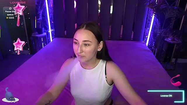 Snapshot of SashaDuvalle chatting on November 11, 7:25 pm SashaDuvalle online show from November 11, 7:25 pm