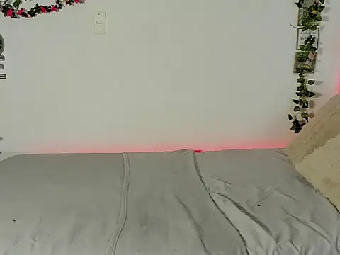 Snapshot of michell_anyeli chatting on October 25, 10:59 pm michell anyeli online show from October 25, 10:59 pm