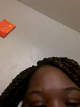 ChocolateKissesBaee online show from September 27, 2:27 am