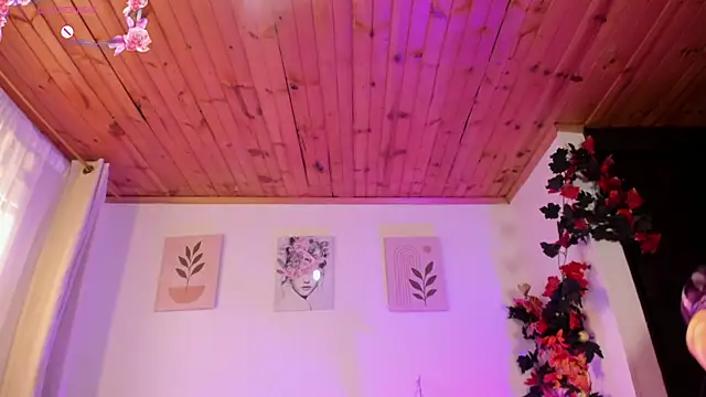 Snapshot of Lauraricci__ chatting on October 11, 11:20 am Lauraricci online show from October 11, 11:20 am