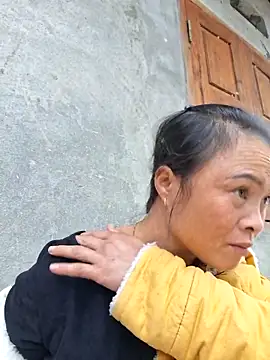 xuxulovezz online show from October 24, 6:54 am