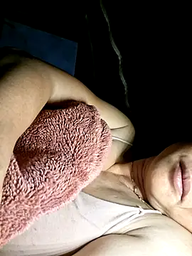 xuxulovezz online show from March 18, 1:58 pm