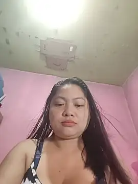 Snapshot of radiantbloom chatting on January 9, 10:33 pm radiantbloom online show from January 9, 10:33 pm