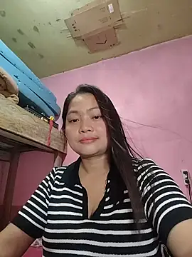 Snapshot of radiantbloom chatting on January 18, 12:31 pm radiantbloom online show from January 18, 12:31 pm