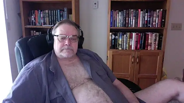 Snapshot of Vinyl22@xh chatting on April 22, 6:09 pm Vinyl22xh online show from April 22, 6:09 pm