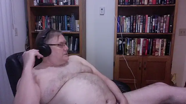 Snapshot of Vinyl22@xh chatting on June 11, 2:53 am Vinyl22xh online show from June 11, 2:53 am