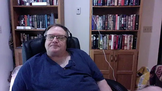 Snapshot of Vinyl22@xh chatting on June 23, 12:30 am Vinyl22xh online show from June 23, 12:30 am