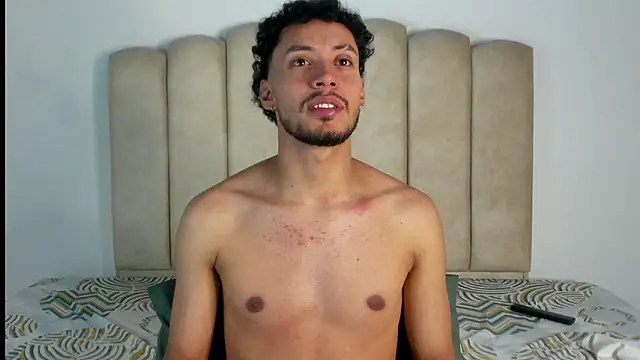 aroncooper1 online show from October 17, 6:16 am