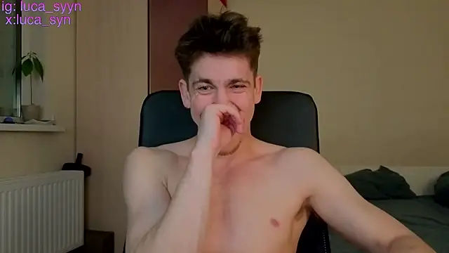 Snapshot of luca_syn chatting on April 18, 7:07 pm luca syn online show from April 18, 7:07 pm