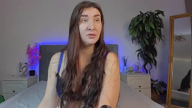 TrishaDarks online show from November 19, 7:41 am