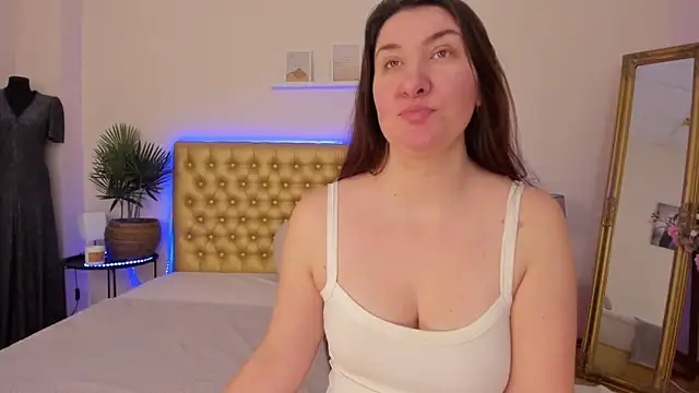 Snapshot of TrishaDarks chatting on March 3, 6:08 am TrishaDarks online show from March 3, 6:08 am