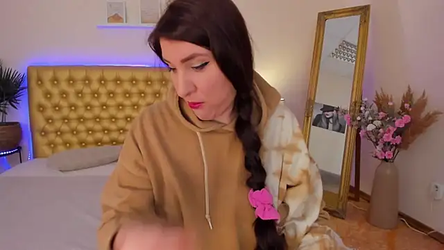 Snapshot of TrishaDarks chatting on March 12, 6:19 am TrishaDarks online show from March 12, 6:19 am