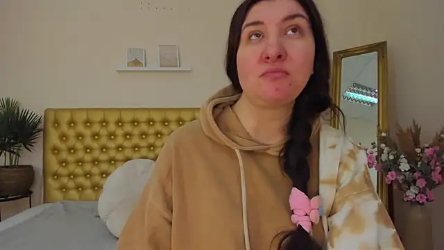 Snapshot of TrishaDarks chatting on March 20, 6:07 am TrishaDarks online show from March 20, 6:07 am