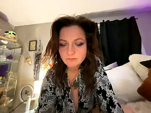 Snapshot of 88heygirlhey88 chatting on October 6, 5:27 am 88heygirlhey88 online show from October 6, 5:27 am