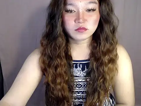 Snapshot of Eyes-on-me chatting on November 7, 9:31 am Eyes-on-me online show from November 7, 9:31 am