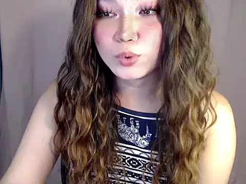 Snapshot of Eyes-on-me chatting on November 23, 4:18 pm Eyes-on-me online show from November 23, 4:18 pm