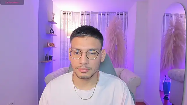 Snapshot of marcuswildx chatting on September 29, 8:13 pm marcuswildx online show from September 29, 8:13 pm